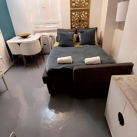 Charmy Oveelooking Rossio Lisboa